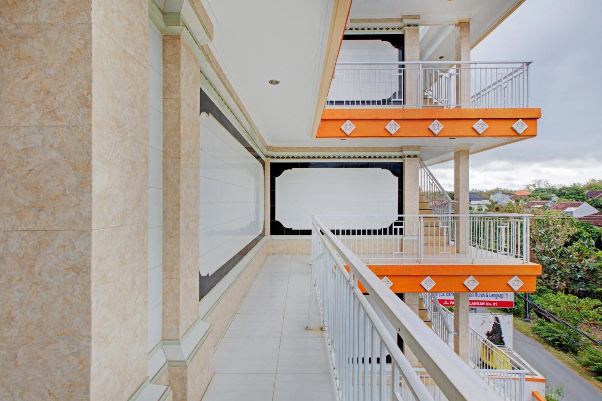 Oyo 2463 Bali Balangan Hotel Jimbaran Esterno foto